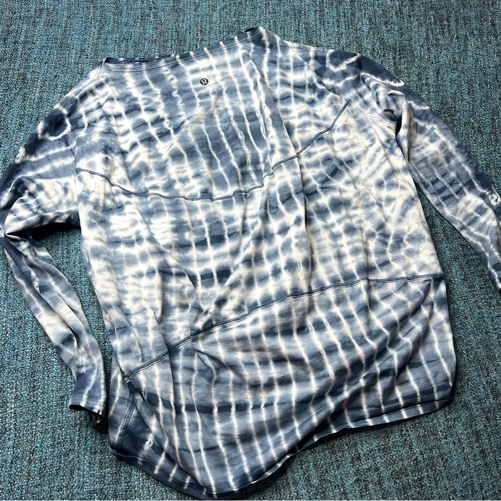 Lululemon Back in Action Long Sleeve Tie Dye Shirt in Shibori Square Ocean Air